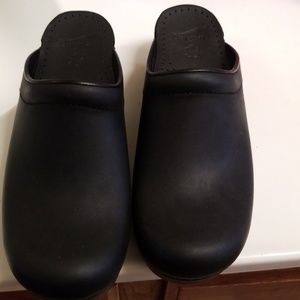 Clogs